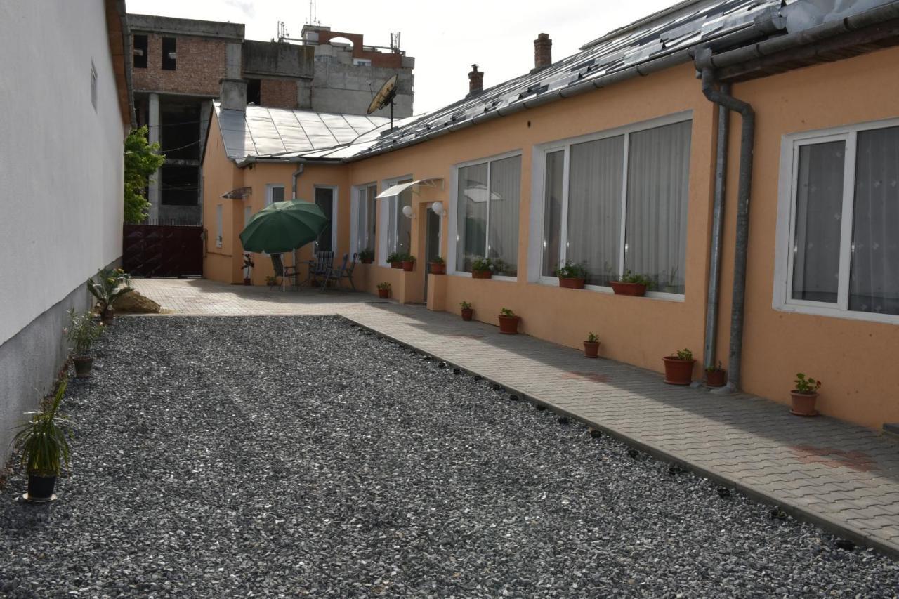 Violet House Apartment ทูร์ดา ภายนอก รูปภาพ